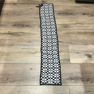 Signature Woven Scarf